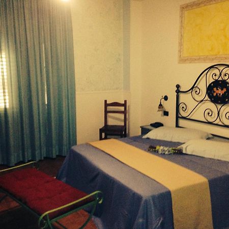 Hotel Oasi Da Paolo Castelluzzo Eksteriør bilde