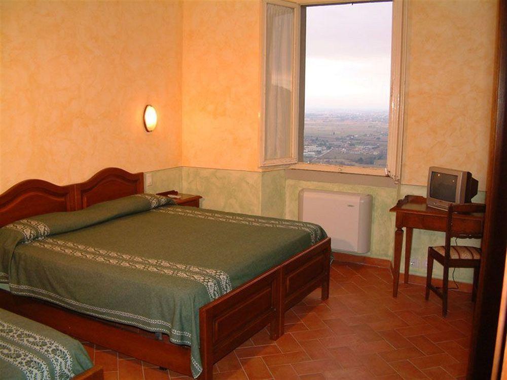 Hotel Oasi Da Paolo Castelluzzo Rom bilde