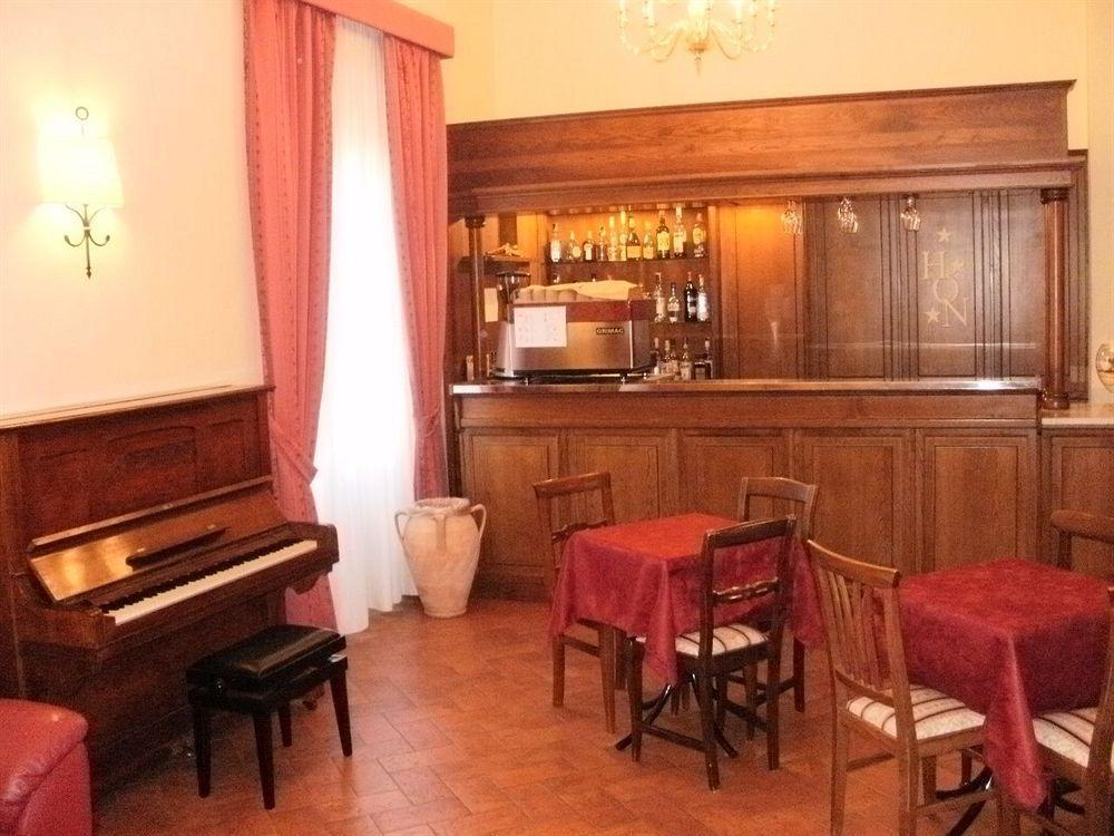 Hotel Oasi Da Paolo Castelluzzo Restaurant bilde